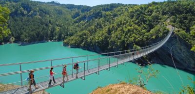 Passerelles himalayennes et lac du Monteynard