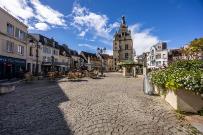 Optimisez vos voyages d'affaires à Dreux avec Hôtel Le Beffroi