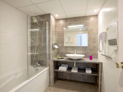 Hotel Bristol 0383 1