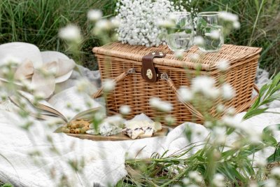 Your lunch baskets at the chateau
