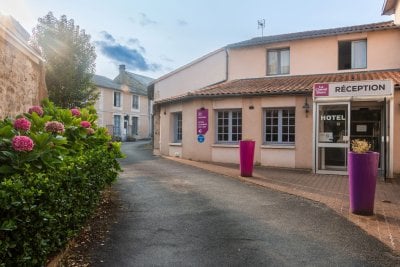 Hotel saint maixent cheval blanc 13