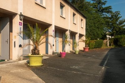 Hotel saint maixent cheval blanc 32