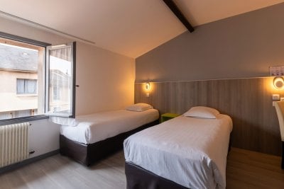 Hotel saint maixent cheval blanc 50