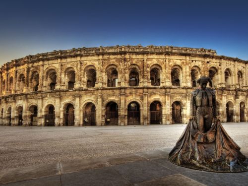 Nîmes