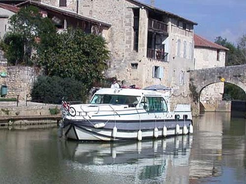 Embarquez Buzet-sur-Baïse pour un parcours fluvial