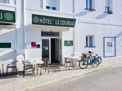 Entree HOTEL LE COUREAU 2