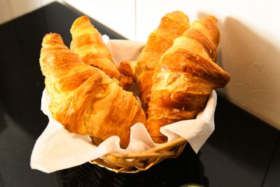 croissants dans leur panniere