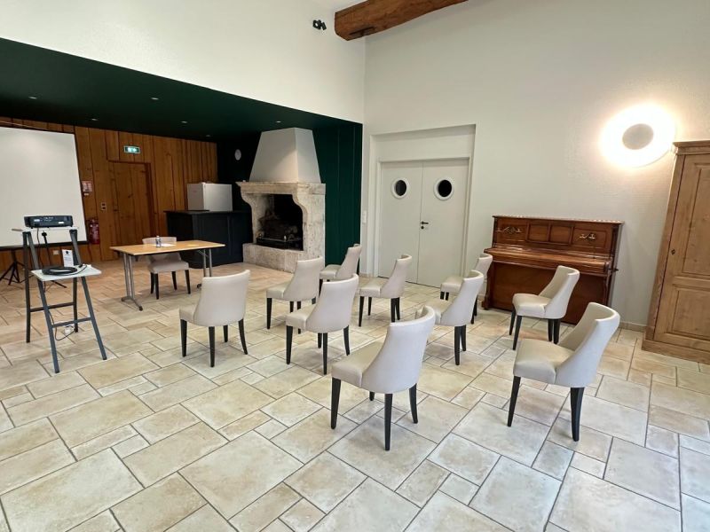 SALON ARAMIS