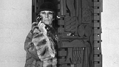 Immersion dans l’univers sculptural de Louise Nevelson  