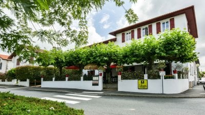 Estanquet hotel restaurant urt pays basque  65 1