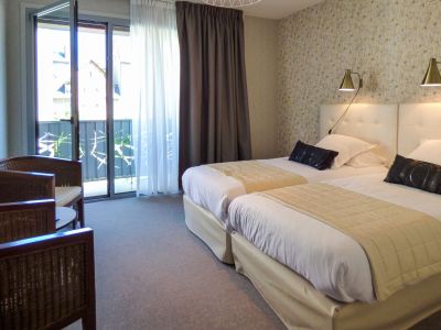 hotel saint flour chambre famililale 2 1