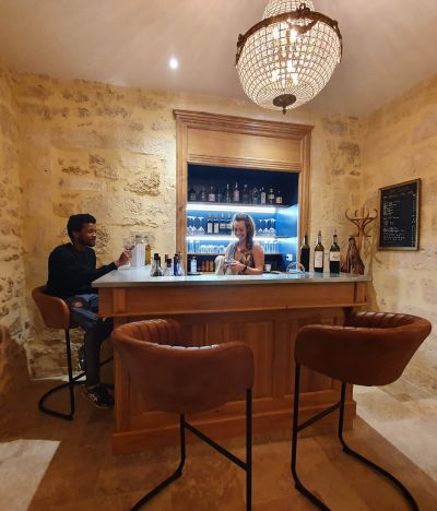 Wine bar