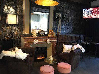 Small TV Lounge, Whiskey Bar, Wifi free