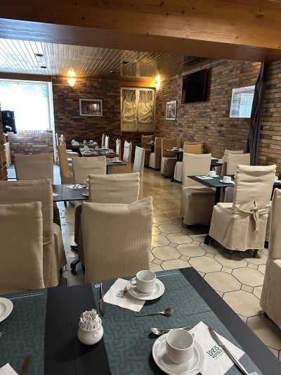 TABLES PETIT DEJ 1