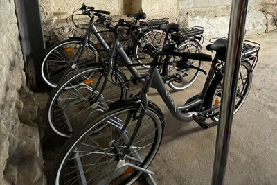 Alquiler de bicicletas y garaje