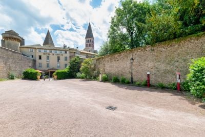 Hotel de Greuze Tournus Exterieur Bornes electrique 1