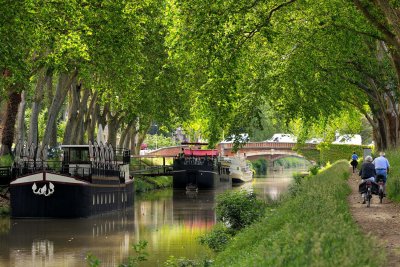 hotel sur la piste cyclable du canal du midi