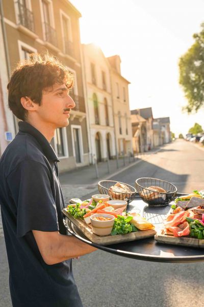 service terrasse restaurant lesplanade le pellerin