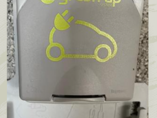 Borne de recharge pour véhicules électriques