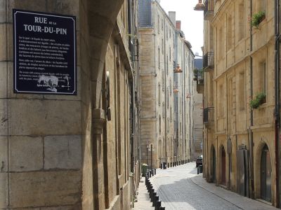 Visit Bordeaux on foot