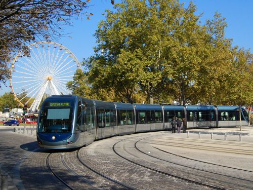 Visit Bordeaux by Tram : from Pey Berland Cathedral to the Cité du Vin