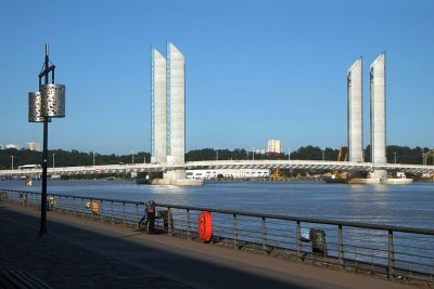 balade deux ponts bordeaux pont de pierre pont chaban delmas hotel centre ville