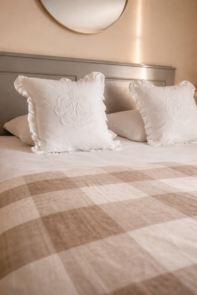 F010E211 32F6 4FE6 8525 ED15EEBE767F 2