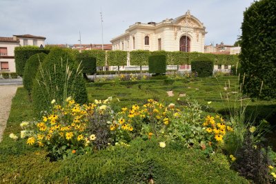 hotel proche castres musee goya