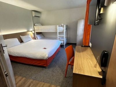 CHAMBRE FAMILIALE 1 1