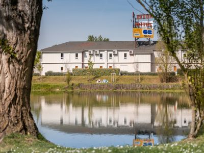 The ORIGINALS HOTEL ACCESS LE BORDEAUX LAC OTA 20