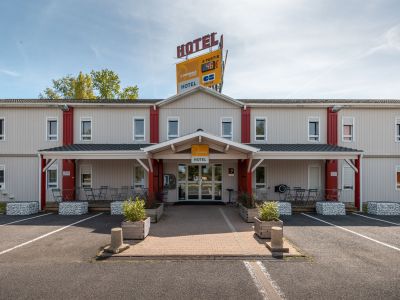 The ORIGINALS HOTEL ACCESS LE BORDEAUX LAC OTA 8