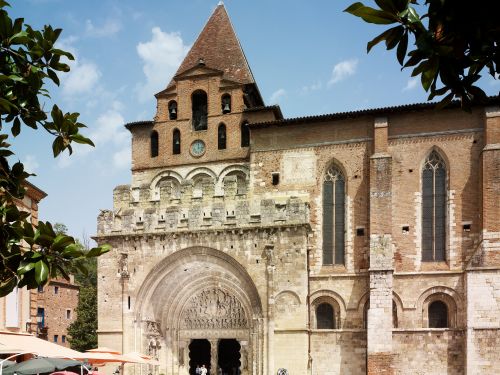 Grand Sites Occitanie Label : Moissac Lauzerte Auvillar Roman art, water and fruit