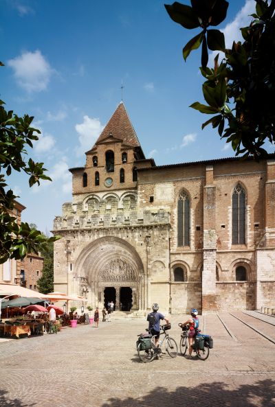 Grand Sites Occitanie Label : Moissac Lauzerte Auvillar Roman art, water and fruit