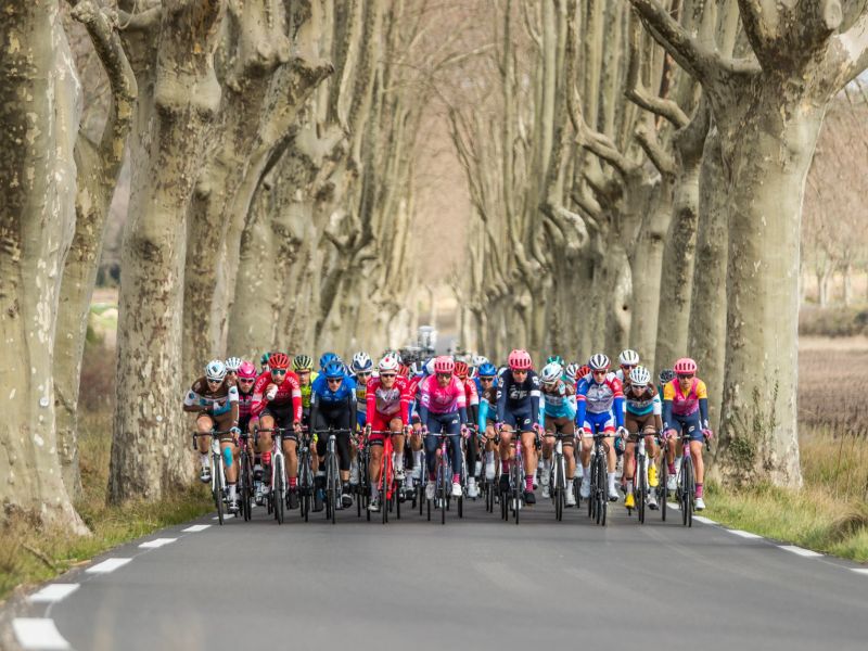 hotel uzes pont du gard course cycliste etoile de besseges