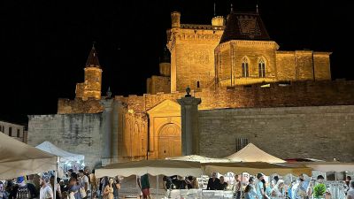 L’été à Uzès : 14 Juillet, mardis nocturnes, Foire aux Antiquités…