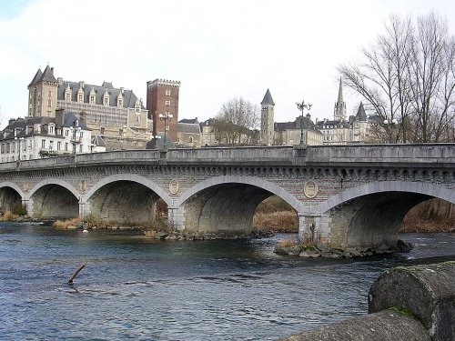 hotel bordeaux escale en train a pau