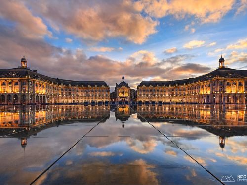 Place de La Bourse et son Miroir d'Eau