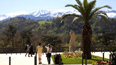 Boulevard des Pyrenees Square Aragon
