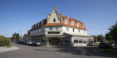 2020 09 Hotel Les Sables dOr Facade Velo 17