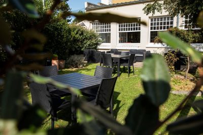 2020 09 Hotel Les Sables dOr Jardin Terrasse 2