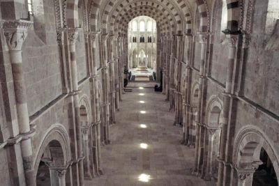 Les Lueurs de Vézelay : une expérience lumineuse au cœur de la Bourgogne