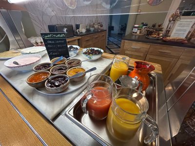 photo petit dej confitures maison