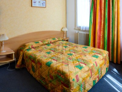 chambres Lourdes hotel de la vallee 28